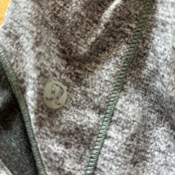Lululemon Hotty Hot 2.5 size 2 - Picture 3 of 3